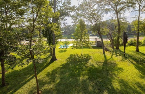 Seguin House | *Blissful Waterfront Getaway*