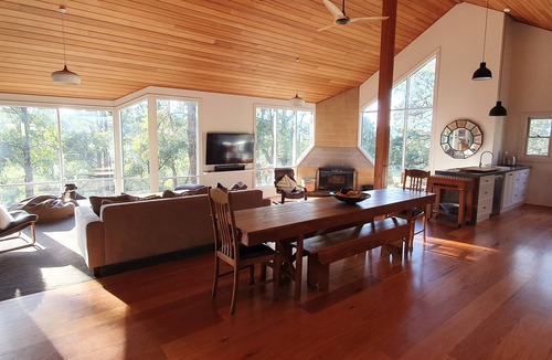 Fairhaven House | Blissfull 4 acre property with river frontage