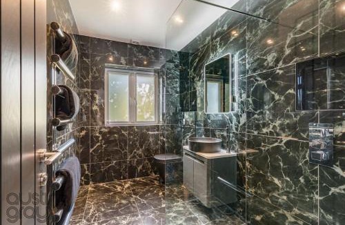 Patcham House | Blissfully Luxe Abode for Unforgettable Memories