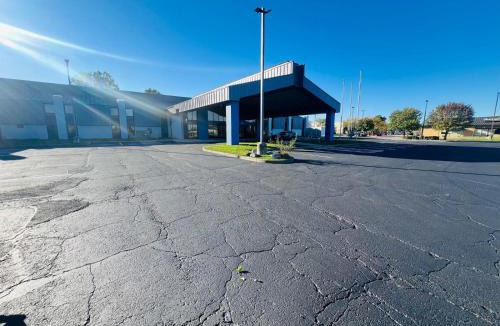 Kokomo Hotel | BlissPoint Inn, Kokomo