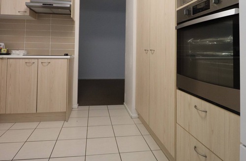 Bellmere House | BLK Stays Guest House Deluxe Front Unit Bellmere