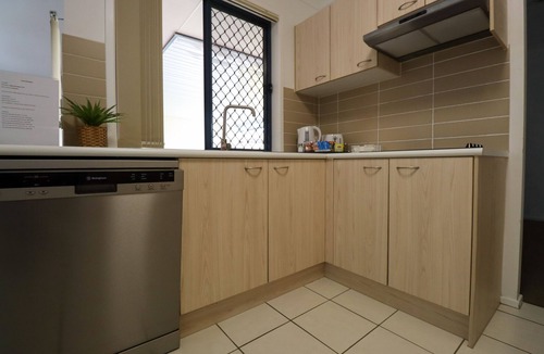 Bellmere House | BLK Stays Guest House Deluxe Front Unit Bellmere