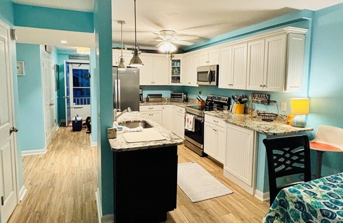 Avalon Condo | Block from beach- Super Clean beach condo - Comfy! Pet Friendly - Avalon-SH