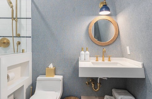 Block Island Hotel | Block Island Bunk House