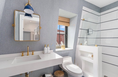 Block Island Hotel | Block Island Bunk House