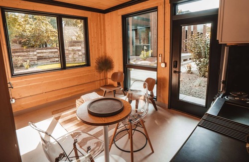 South Perry District Bed & Breakfast | Blockhouse Life