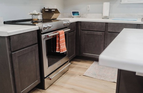 Elk City House | Blondies Lodge, Sleeps 10, Peaceful Ranch Getaway Minutes from Elk City
