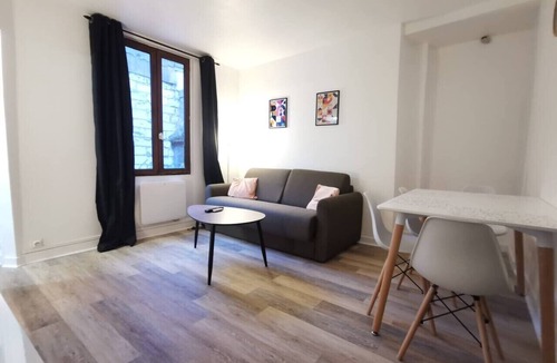 Sens Apartment | Bloody Mary sleeps 2