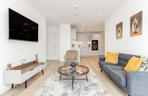 Docklands Apartment | Bloom of luxury