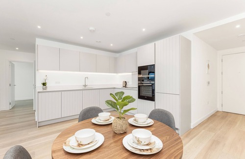 Docklands Apartment | Bloom of luxury