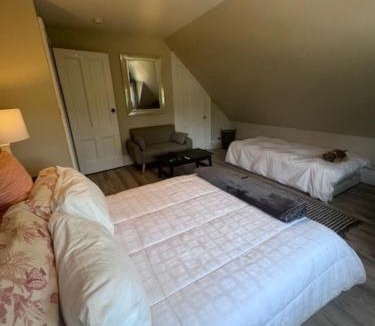 Orange Bed & Breakfast | Bloom Victorian Bed & Breakfast