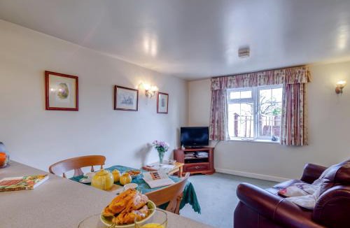 Goldsborough House | Blossom Cottage