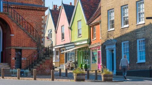 Martlesham Heath House | Blossom House