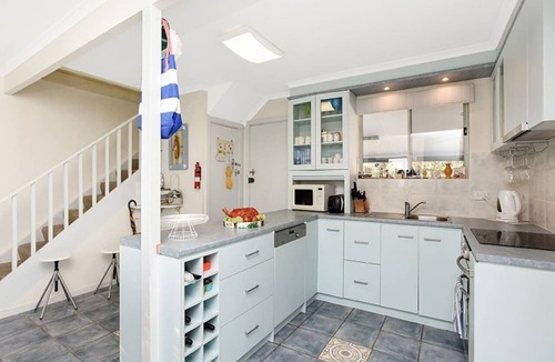 Middleton House | Blossom's Paradise Middleton Pet Friendly