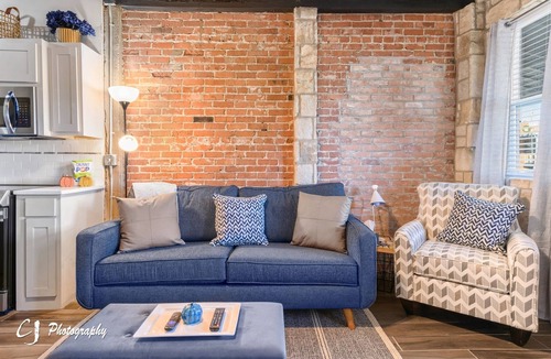 Baird Apartment | Blu Baird