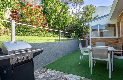 Collaroy Beach House | Blu Ocean Views Collaroy - Sunroom & BBQ