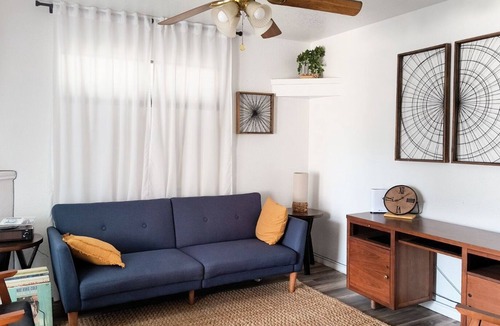 Hobbs House | BluByrdNest Cozy vintage/modern cottage decor home