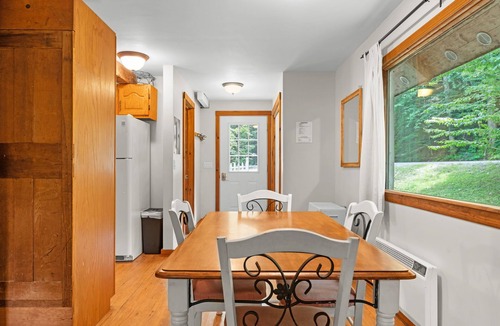 Jeffersonville Ski Chalet | Blue - 2 Mins to Smugglers ski Mtns - Dog Friendly