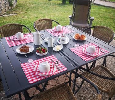 Monflanquin Bed & Breakfast | Blue Banane