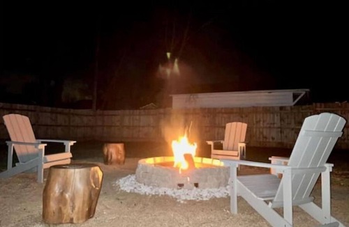 Delavan Lake Cottage | Blue Beach Cottage - 5 Minute Walk to Private Beach!