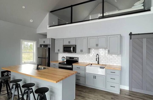 Colchester County House | Blue Beach House By the Bay