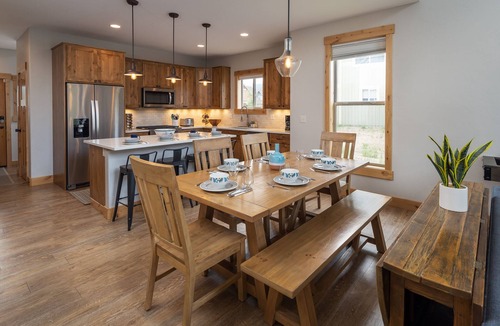 Fraser House | Blue Bear Chalet private hot tub
