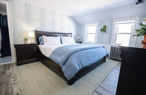 Francestown Hotel | Blue Bear Inn