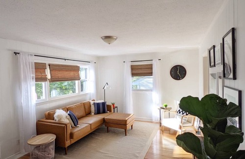 East End - Valley Street House | Blue Bird Bungalow - Cozy South Slope Home