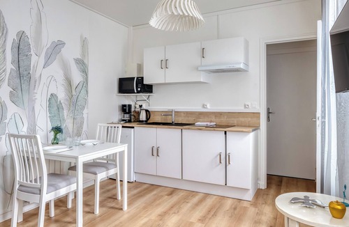 Gare-Jouvenet Apartment | Blue Bird, charmant studio avec place de parking !