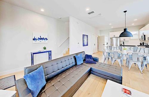 Foster Heights Apartment | Blue Blossom