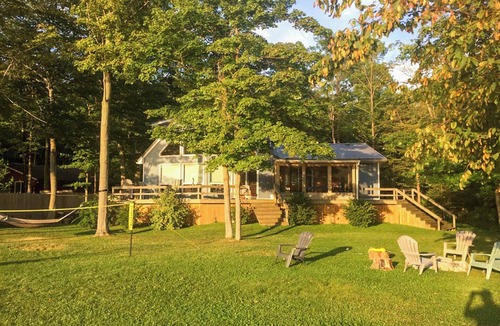 Bluewater Cottage | Blue Bluff Beauty - King Bed, Private Lake Access
