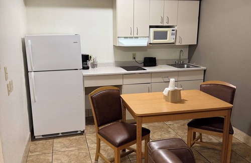 Lubbock Hotel | Blue Bonnet Suites Extended Stay Lubbock, Texas