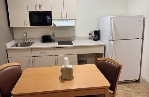 Lubbock Hotel | Blue Bonnet Suites Extended Stay Lubbock, Texas