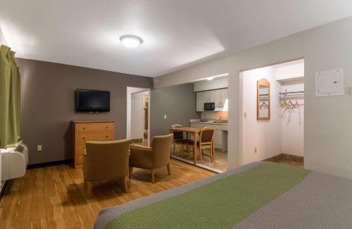 Lubbock Hotel | Blue Bonnet Suites -Lubbock, TX - Medical Center