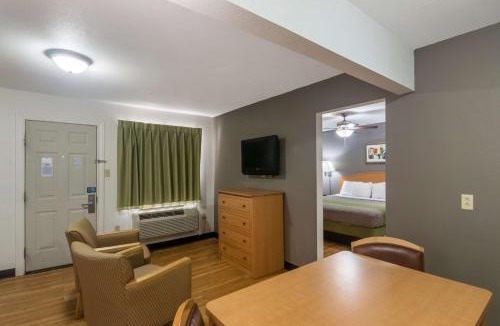 Lubbock Hotel | Blue Bonnet Suites -Lubbock, TX - Medical Center