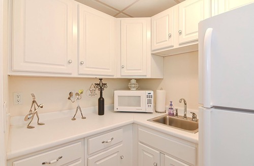 Middleton House | Blue Breeze - Private lakefront w/Hot Tub