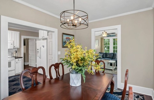 Lexington House | Blue Bungalow | 2BR 1BA | Lexington