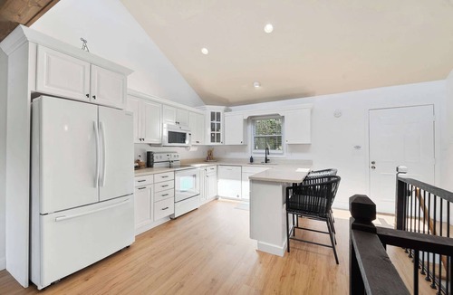 Linn Creek House | Blue Bungalow|3bed|2bth|Lake Views|Dock