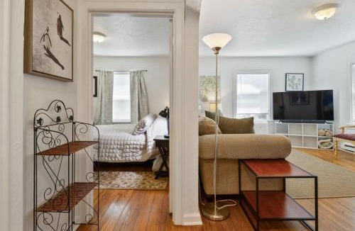 Market District House | Blue Bungalow - Close to Downtown & Autzen home