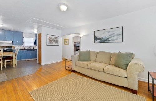 Market District House | Blue Bungalow - Close to Downtown & Autzen home