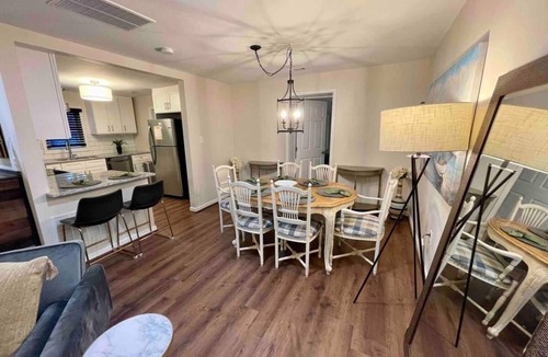 Acworth House | Blue Bungalow-Downtown Acworth