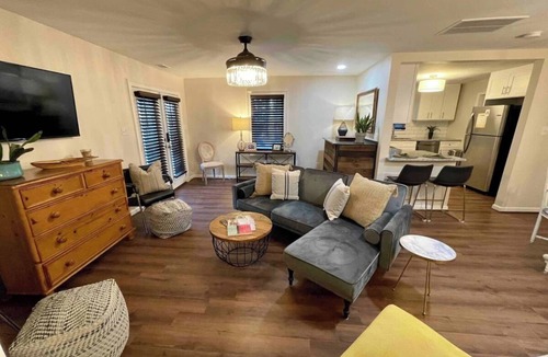 Acworth House | Blue Bungalow-Downtown Acworth