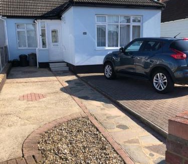 Thundersley House | Blue Bungalow