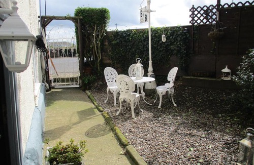 Hopton Apartment | Blue Cabin Bridge Stores