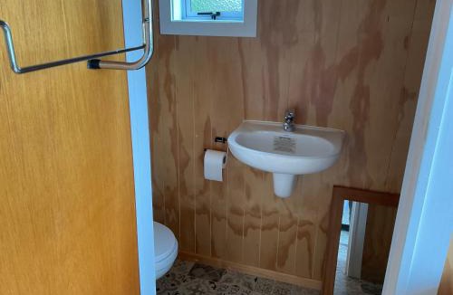 Tangoio Apartment | Blue cabin