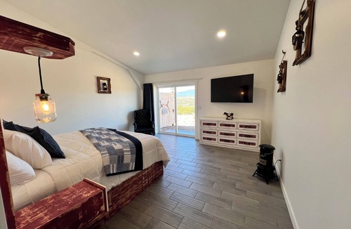 Cornville Hotel | Blue Cow Guest Farm