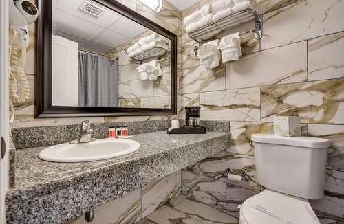 Waretown Hotel | Blue Creek Inn