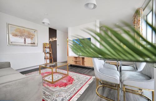 Central Milton Keynes Apartment | Blue Diamond