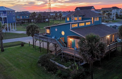 San Luis House | Blue Dolphin Retreat: Room to Roam, Steps to Shore
