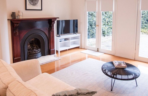 Quarry Hill Cottage | Blue Door Bendigo